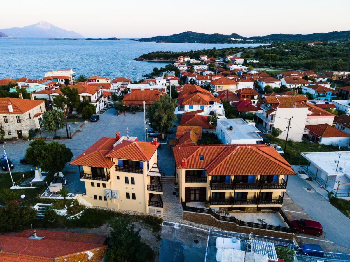 Helianthus Guesthouse Ammouliani Exterior photo