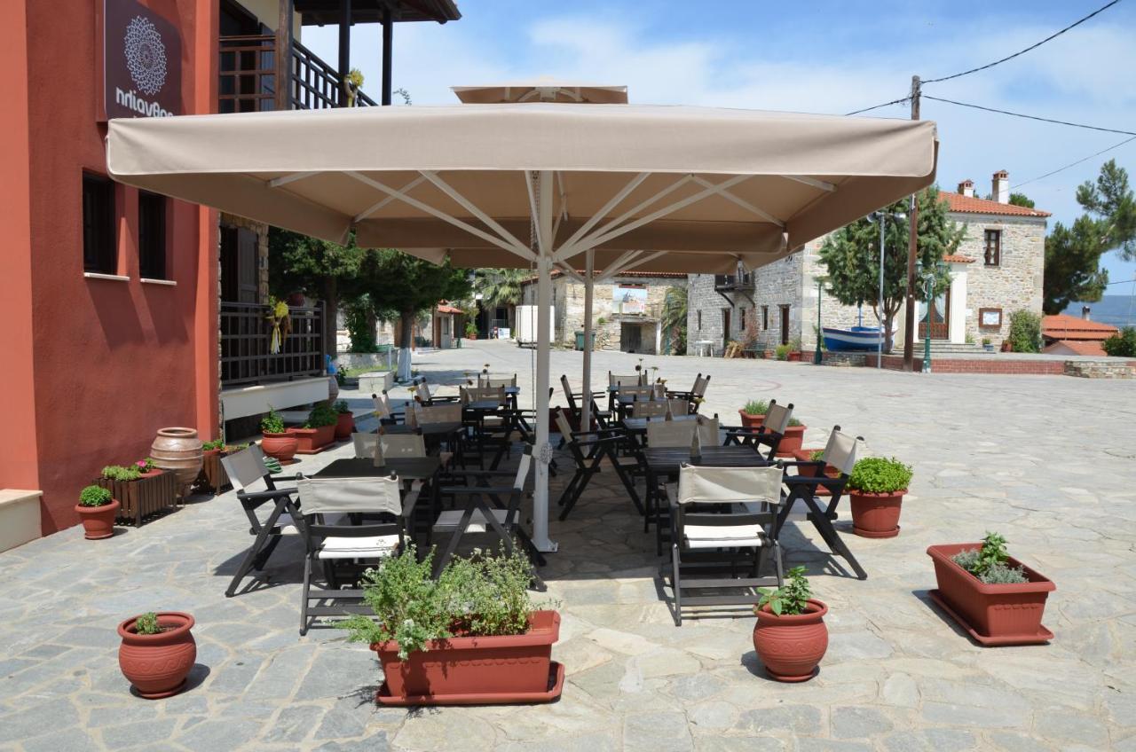Helianthus Guesthouse Ammouliani Exterior photo